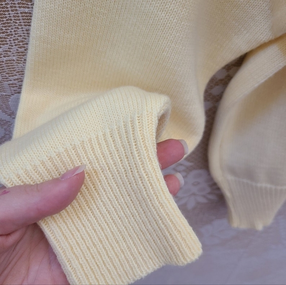 LIDO SPORTS Ladies Vintage NWOT Pale Light Yellow 100% Wool Sweater Medium - Picture 4 of 6